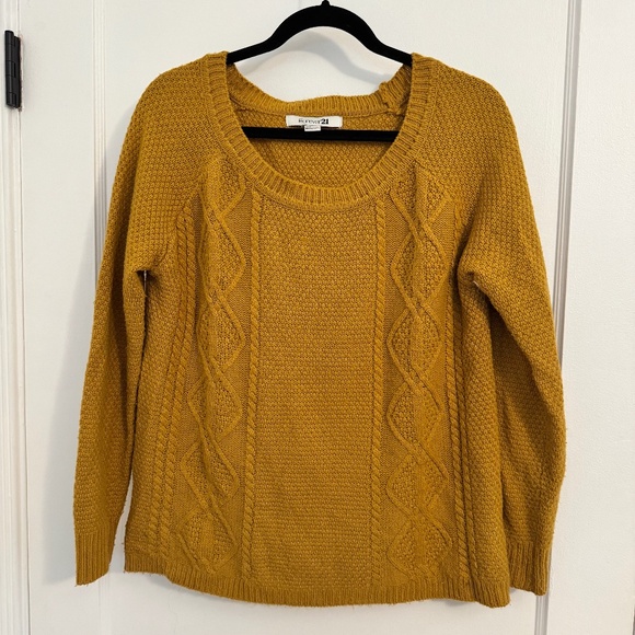 Forever 21 Sweaters - Forever21 Knit Sweater - Small